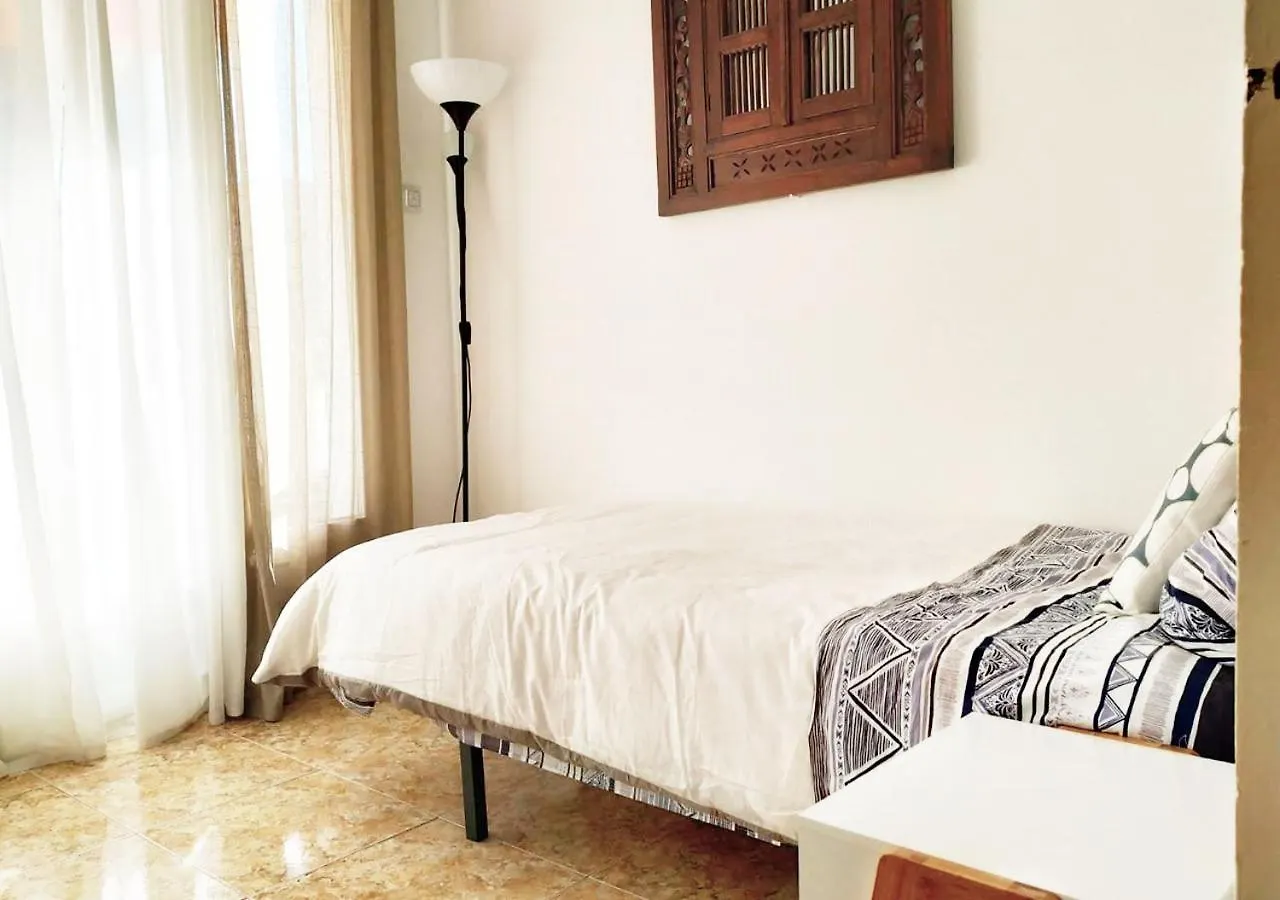 Apartsalou Haiti 0*, Салоу Испания